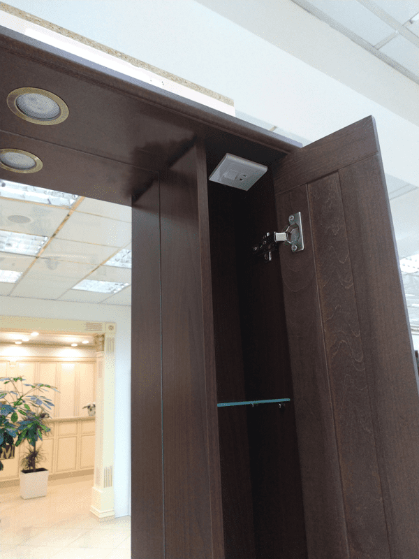 Купить зеркало-шкаф рим -105,с 2-мя шкаф,орех, misty. в Иваново магазин сантехники Суперстрой